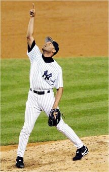 Mariano Rivera Points to the sky